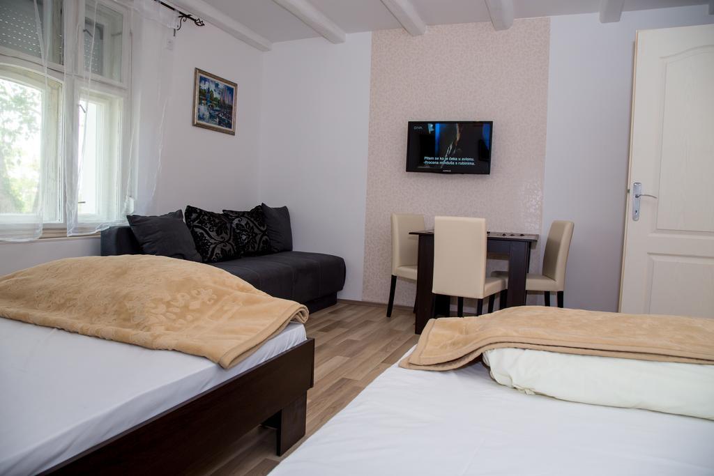 Hotel Casa Bella&Nova Palić Esterno foto